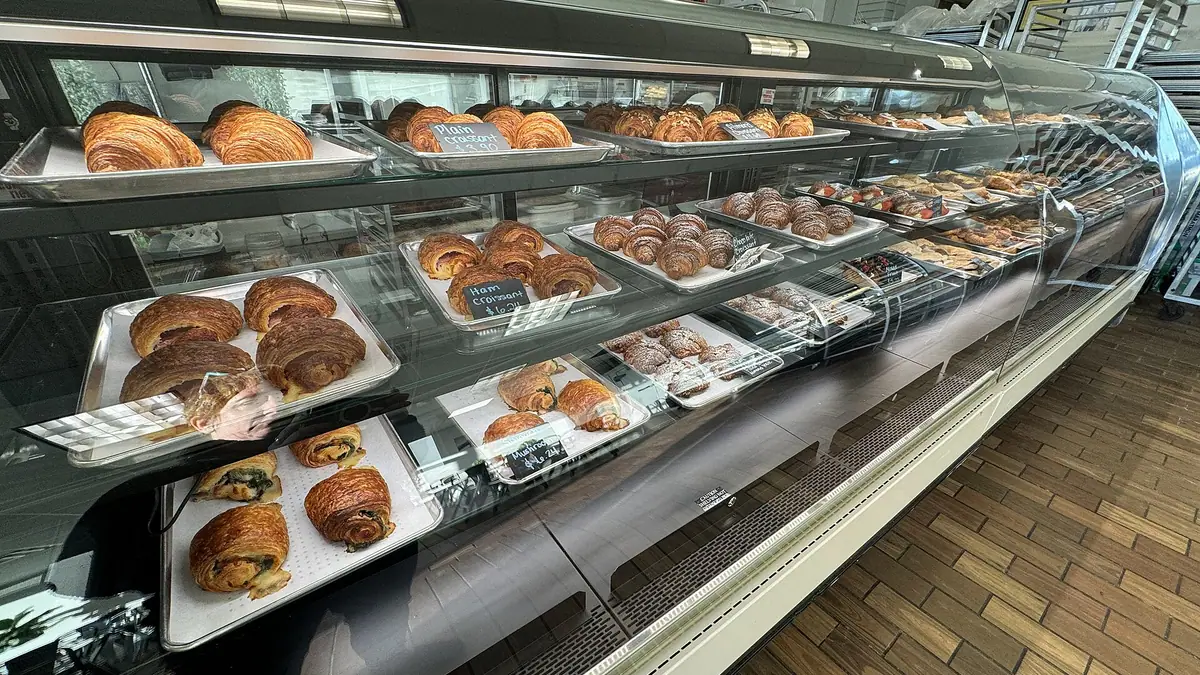 Cakes by Clair – patisserie in Colwyn Bay town centre